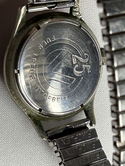 Вінтажний годинник Delcona