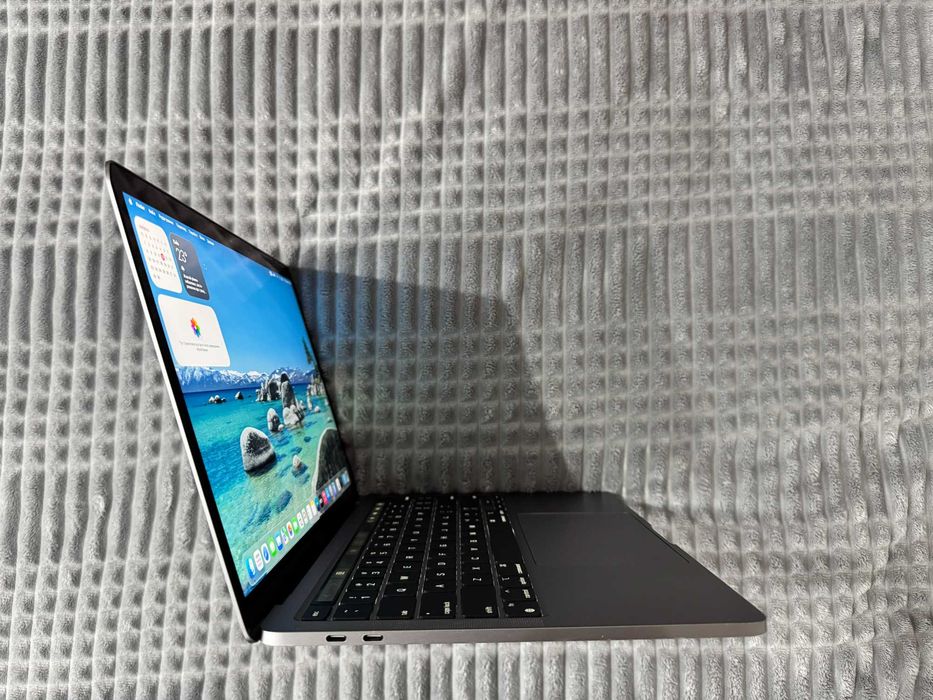 Ноутбук Apple MacBook Pro 13.3" 2020 M1 Ram-16 SSD-256