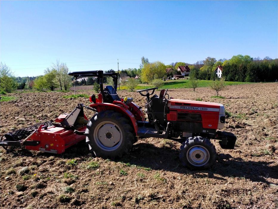 Uslugi mini koparką,miniładowarką,trktor