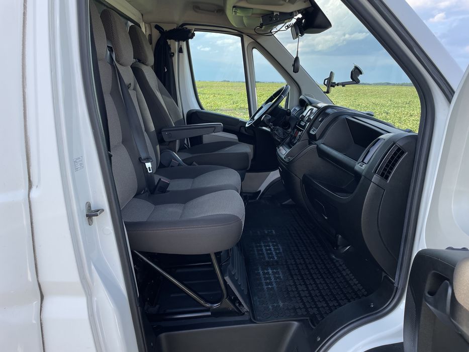 Peugeot boxer 2018 rok zabudowa 10ep firanka