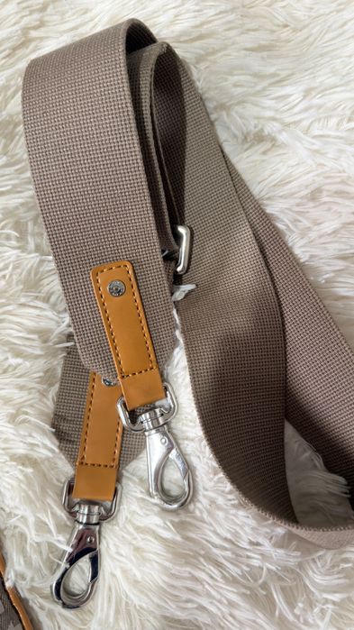 Mala marca DKNY, padrão monograma
