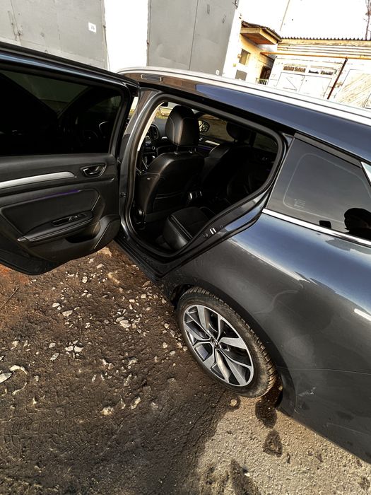 меган 4 повністю обслужений на гарній комплектаціі