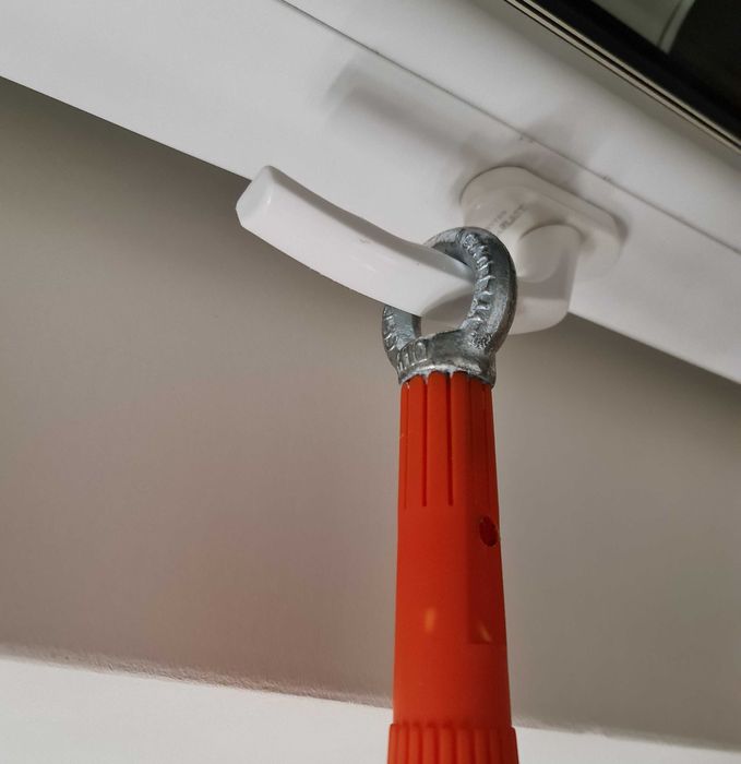 Drążek teleskopowy 1.5 m - 3 m do obsługi okien dachowych