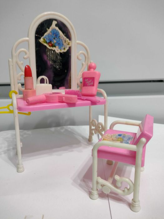 Toaletka dla lalki Barbie z akcesoriami lata 90-te