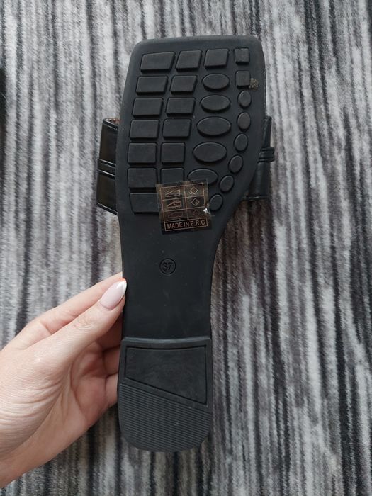 Klapki złoty łańcuch