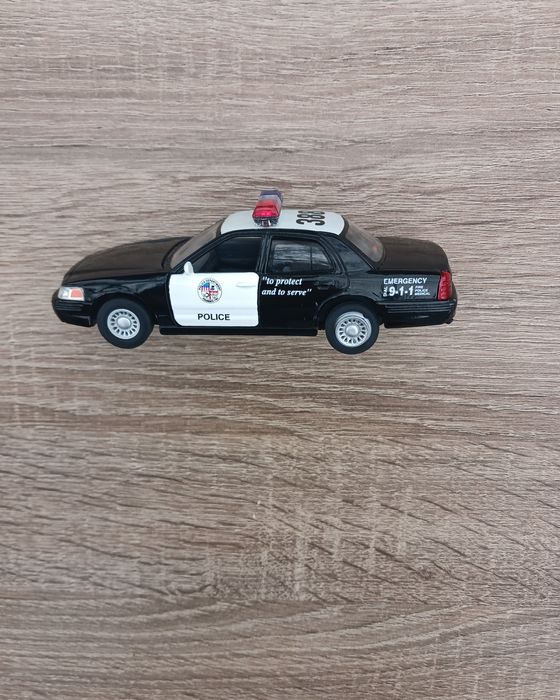 Нова поліцейська машинка