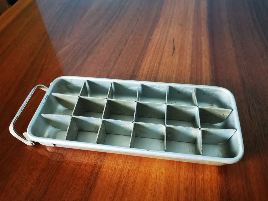 Kostkarka aluminiowa 18 kostek vintage retro lata 50 bdb stan