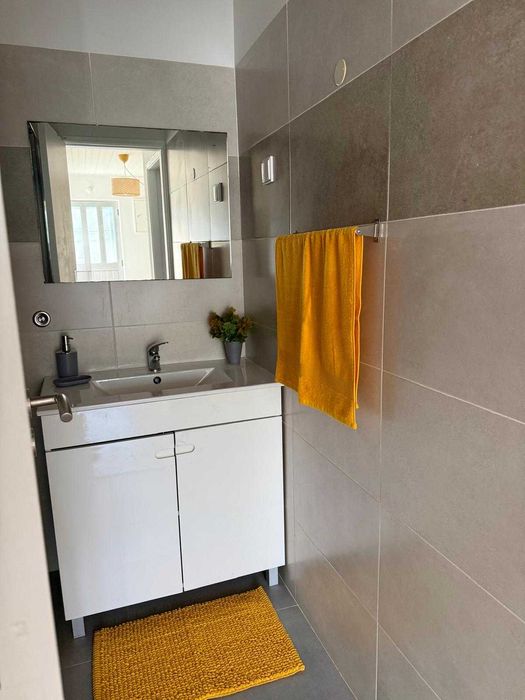 Apartamento mobilado e equipado com eletrodomésticos nos Moinhos da  Funcheira-Amadora