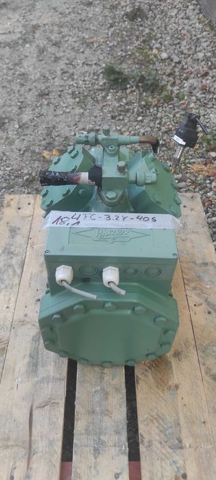 Sprężarka półhermetyczna Bitzer 12,5kW(-5°C / +40°C)  4FC-3.2Y-40S