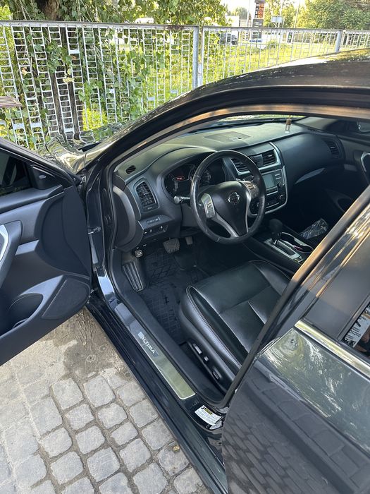 Продам nissan altima
