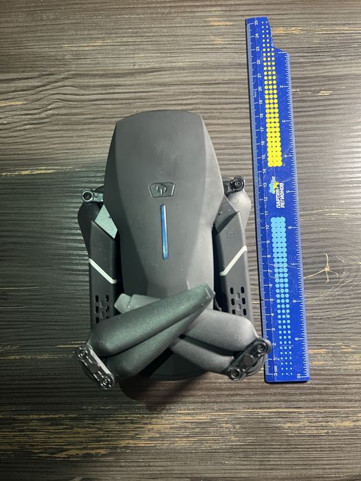 Дрон / квадрокоптер (Eachine E520s)