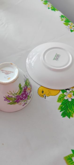 Angielska kostna porcelana filiżanka