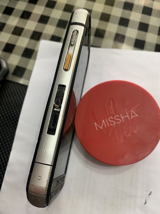 Б/у телефон з теплаком Caterpillar S60