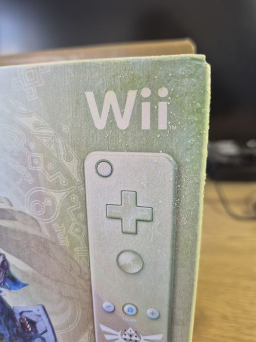 The Legend of Zelda: Skyward Sword Limited Edition Pack (Wii) — SELADO DE FÁBRICA