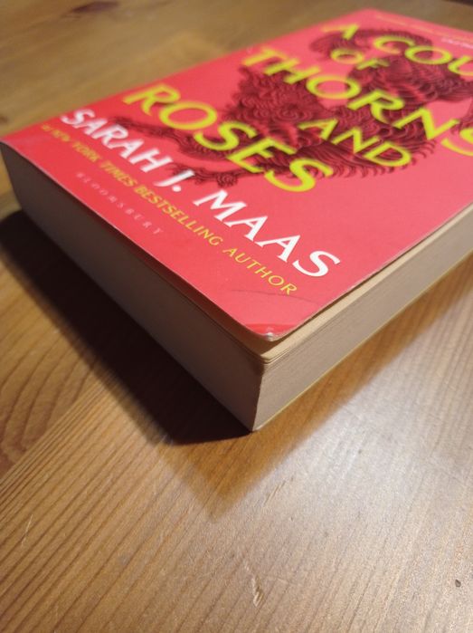 A court of thorns and roses - Sarah J. Maas
