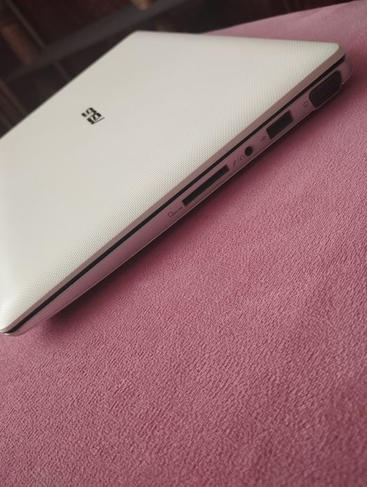 Ноутбук Asus x201e