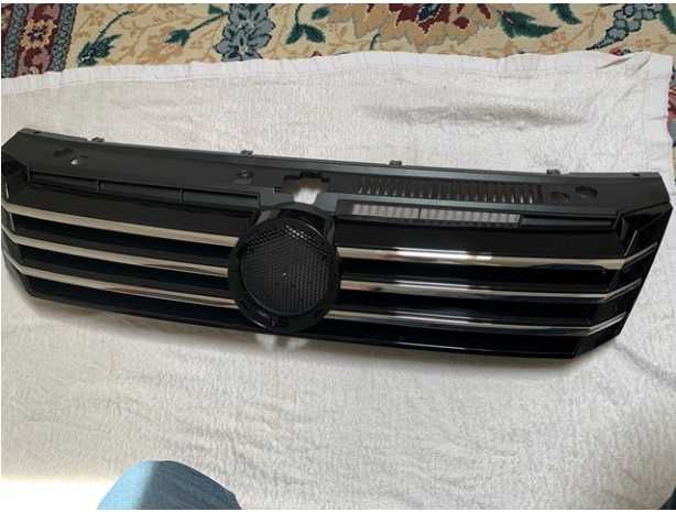 Решетка радиатора пассат б7 сша  561853651COQE