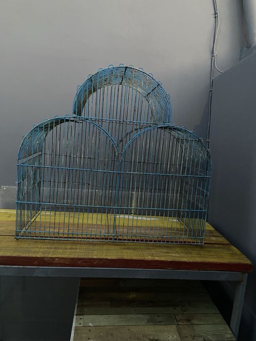 Gaiola grande 83 cm comp. 41 prof. 77 alt. Precisa pintar pode usar como floreira ou para passaros