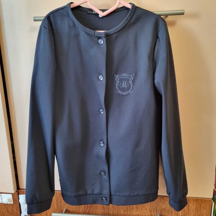 Продам кофту школьнице