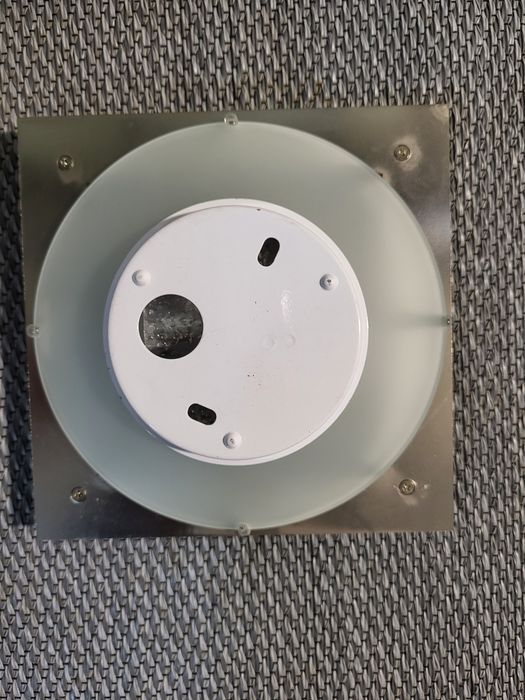 Iluminária com seta435346000849807362
