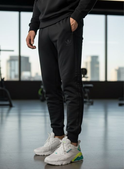 Чоловічі спортивні штани Adidas