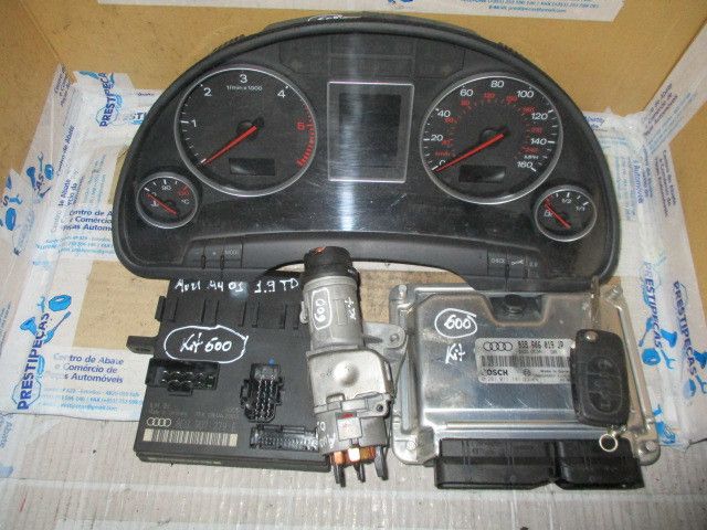 Centralina motor / ECU AUDI A4 (8D2, B5)