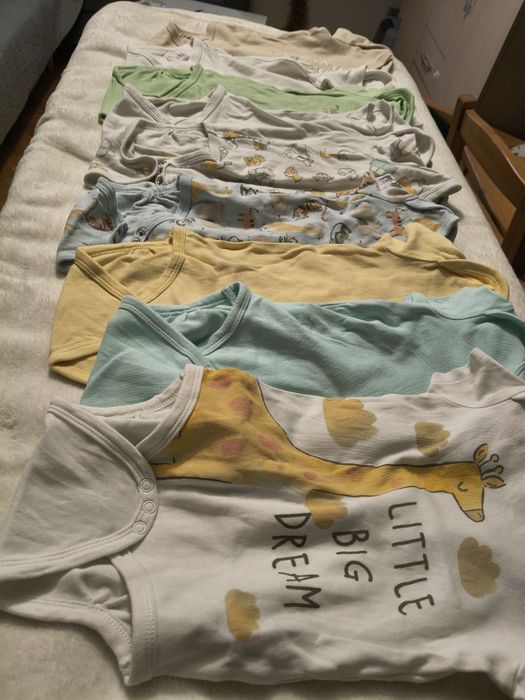 11 szt. Body krótki rękaw 92