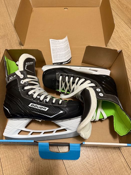 Коньки BAUER нові.