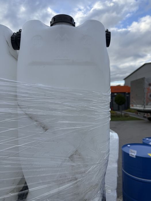 Kanistry 60L z uchwytem