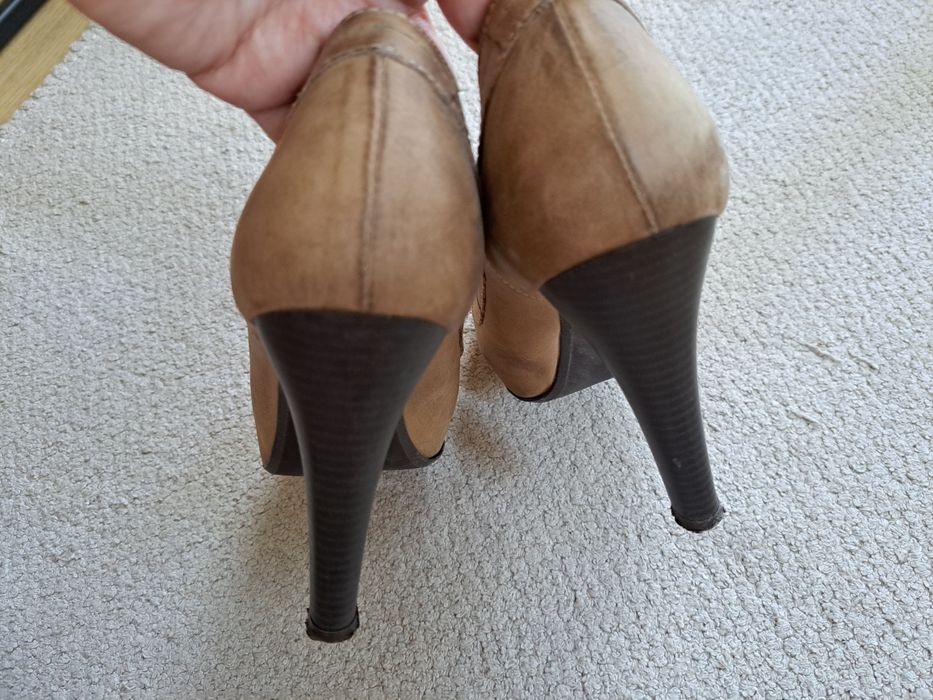 Sapatos altos compensados 36 meu pé