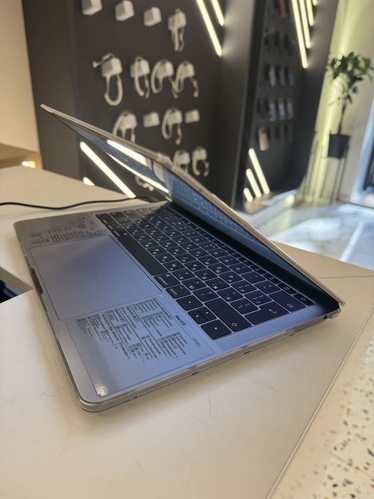MacBook Pro 13” i5/8/128 Gb дефект екрану