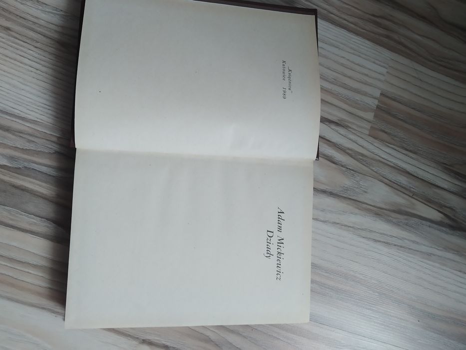 Dziady lektura szkolna