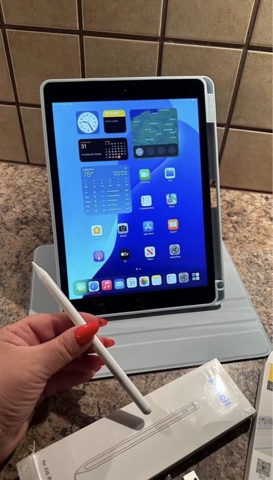 Tablet iPad Apple Rerina 10.5” + NOWY RYSIK + nowe etui - PROCREATE