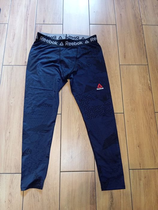 Спортивный костюм .