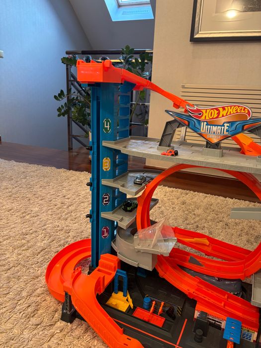 Garaz rekina Hot Wheels