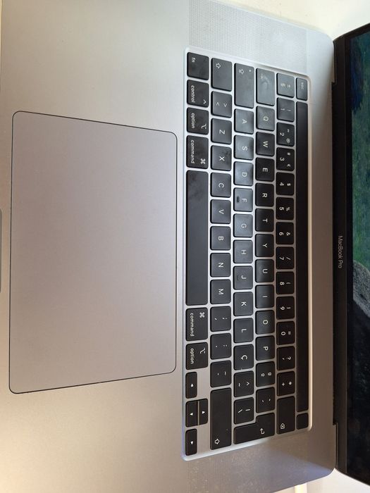 Macbook Pro A2141 16" I7 16Gb