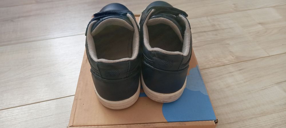 Buty chlopiece MAYOTAL na rzepy rozmiar 31