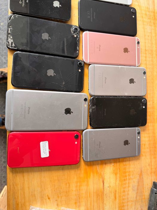 Lote Apple para Peças / Reparação – 54 iPhones + 26 iPads +iPods+Peças