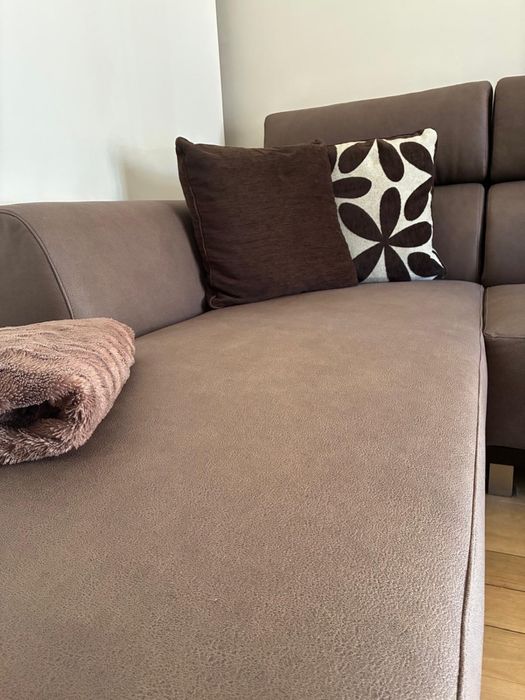 Sofá de canto com chaise-longue + mesa e 6 cadeiras