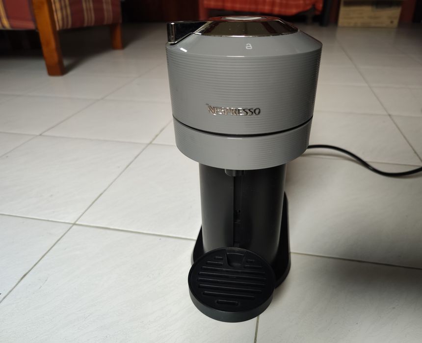 Vendo máquina de café Nespresso Vertuo Next