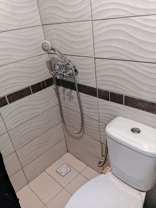 Здам посуточно квартиру в с.Лютіж.