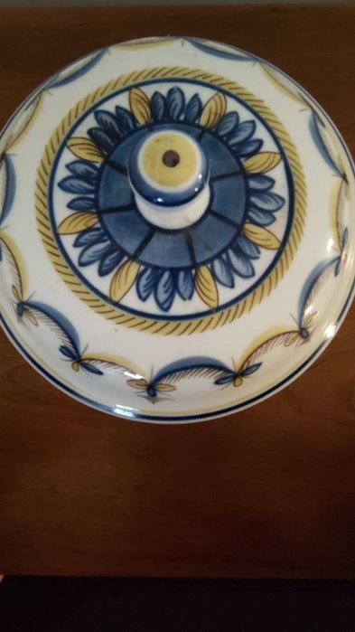 Terrina de Louça Tradicional de Viana – Pintada à Mão