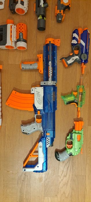 Nerf zabawki całe zestawy plus dodatki