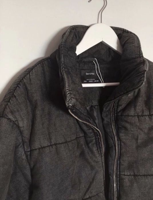 Casaco puffer cinzento escuro Bershka