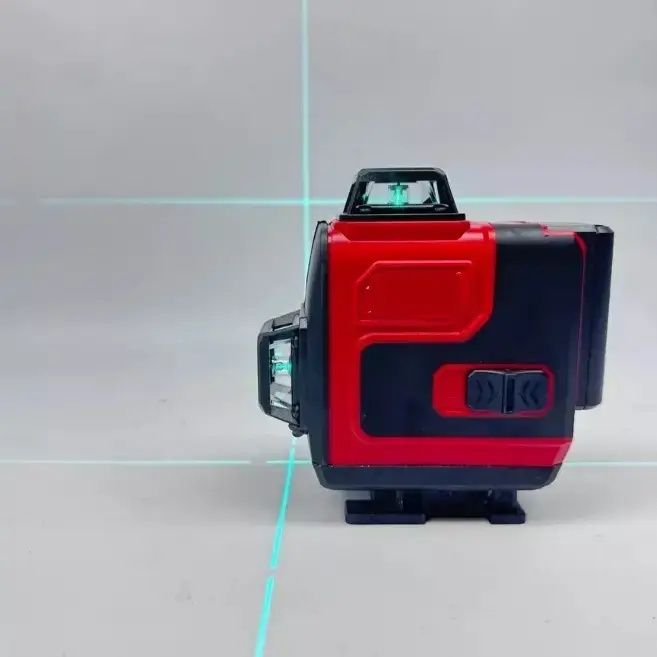 Лазерный уровень Лазерний рівень 16 ліній 4d зі штативом в кейсе