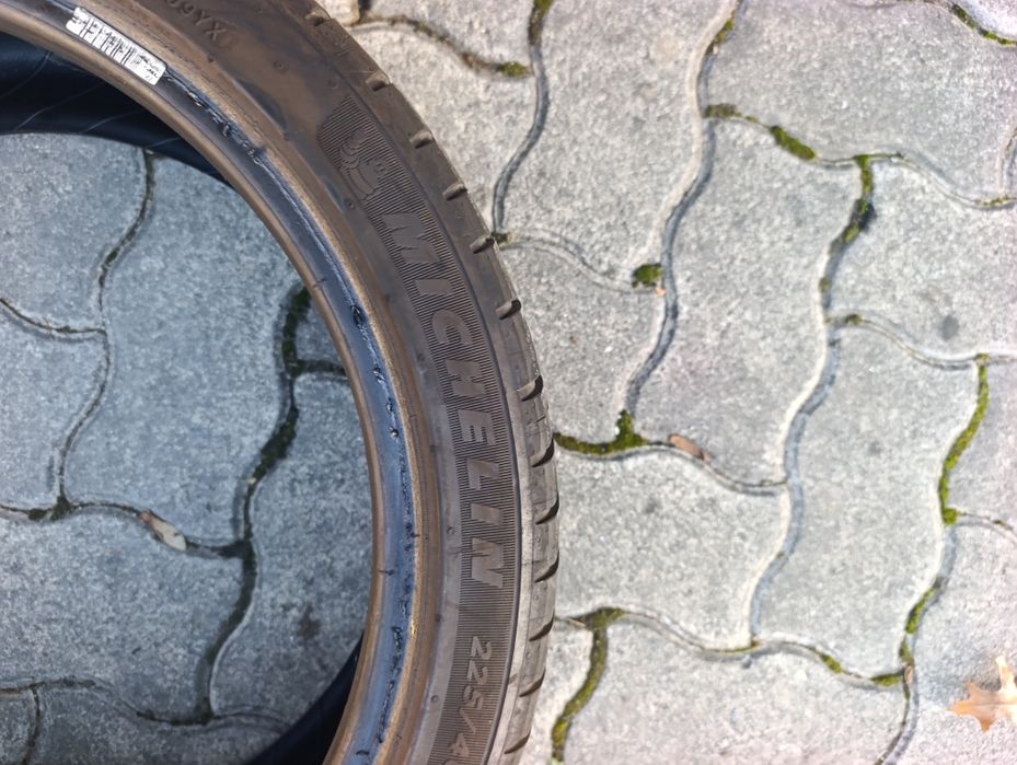 Pneus Michelin  225/18/45