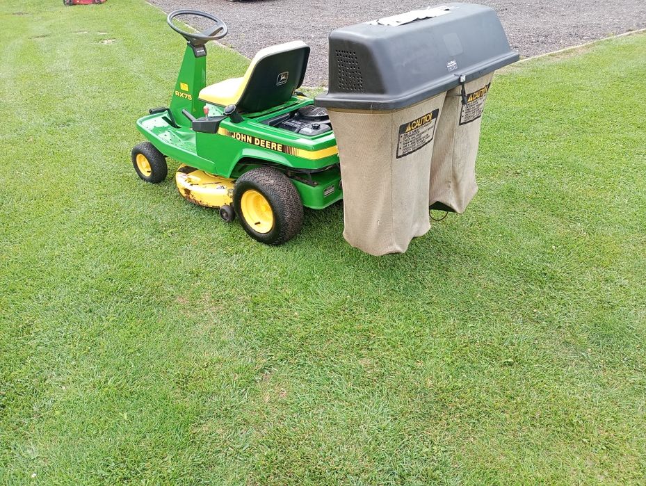 Kosiarka traktorek John Deere wyrzut boczny kosz silnik Kawasaki