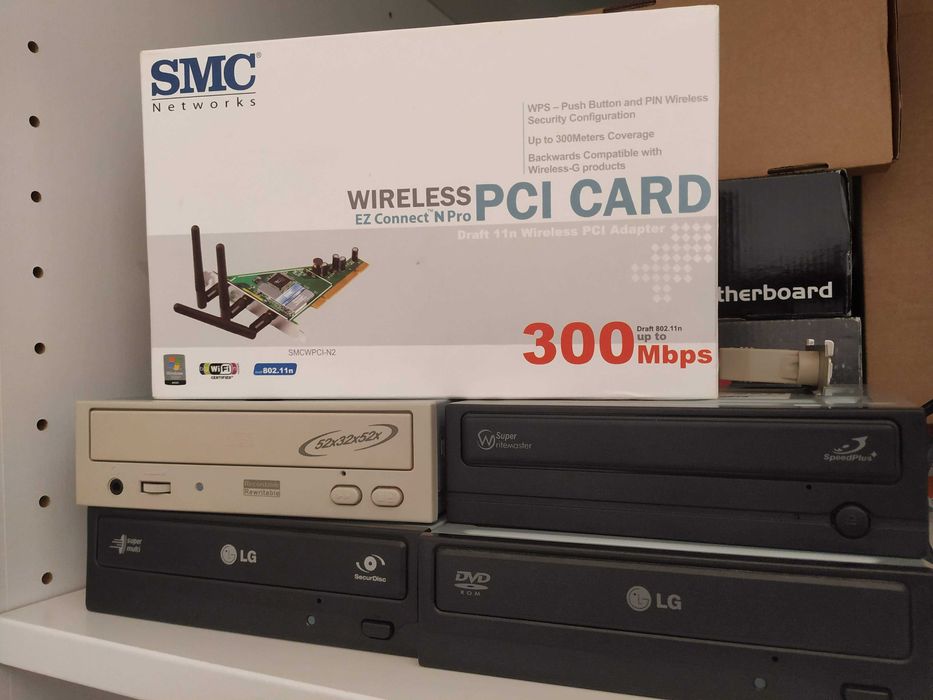 Motherboards, CPUs, RAM 16GB, GPU 8800 GT e muitos extras — vale +400€