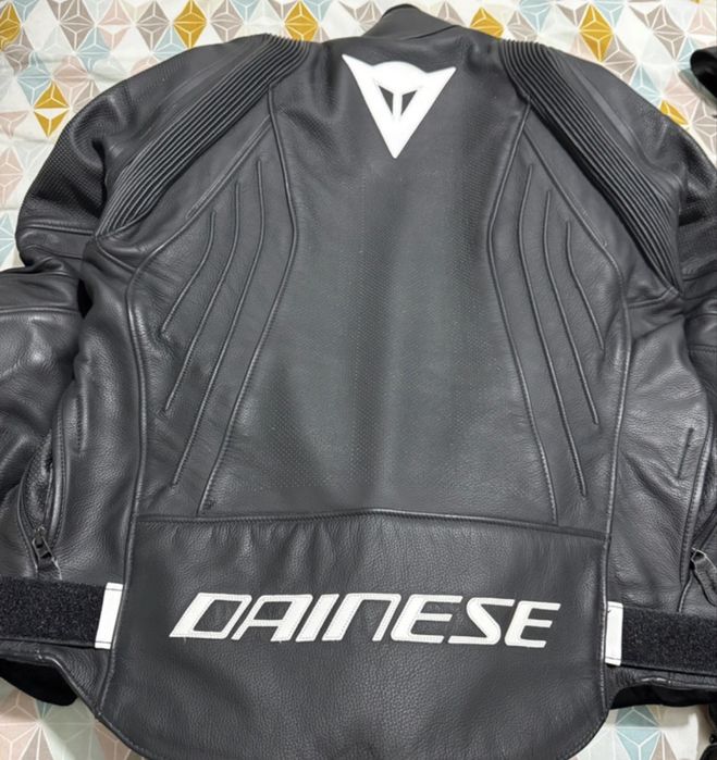 Casaco de Pele Dainese Avro4 Preto Matt microperfurado