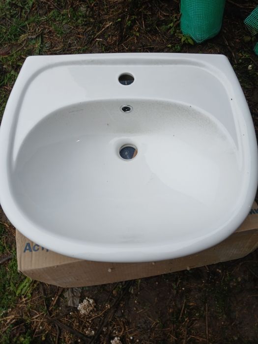 Продам умывальник новый
